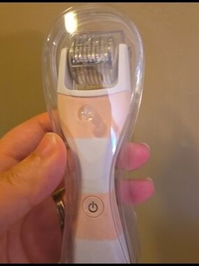 MicroNeedler Roller Device
